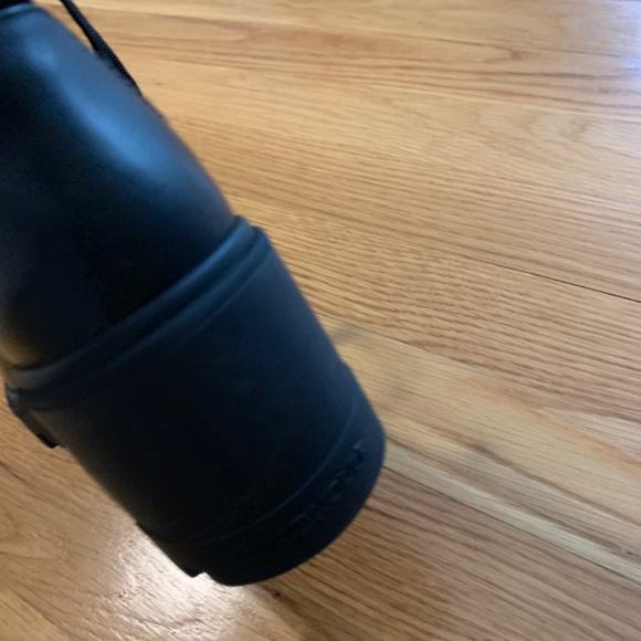 Moncler boots 8.5 - Picture 7 of 10